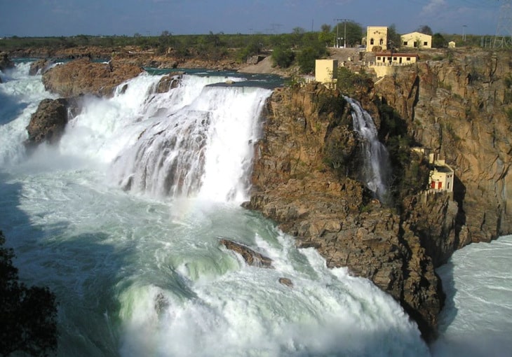 Imagem atual da segunda Usina Hidrelétrica do Brasil. Usina Hidrelétrica de Angiquinho na cachoeira de Paulo Afonso